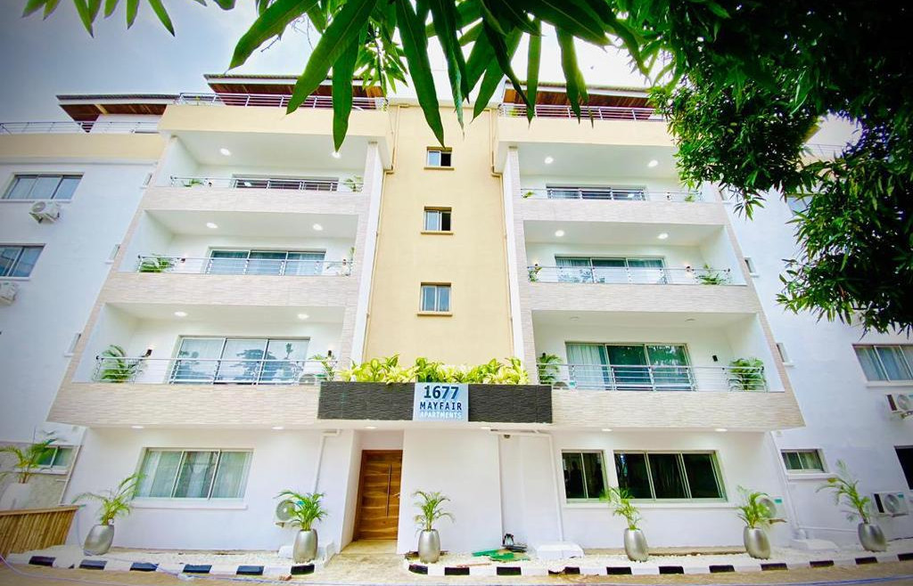 Available 6 Bedroom In Lekki Phase1