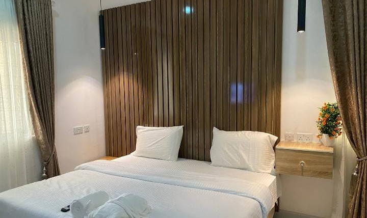 LUXURY 3Bedroom Available at vi
